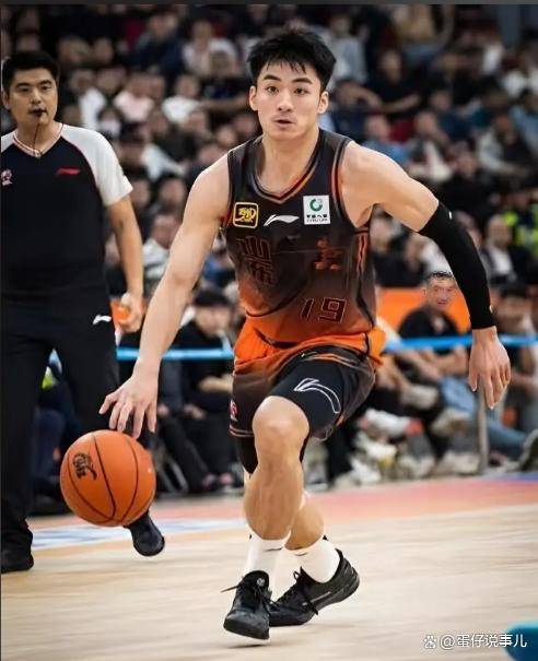 包含转会期CBA季后赛焦点战,金州勇士造点机会,管理层满意,临场指挥获称赞的词条 包含转会期CBA季后赛焦点战,金州勇士造点机会,管理层满意,临场指挥获称赞的词条